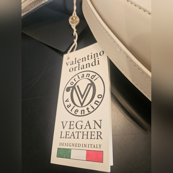 Valentino Orlandi Cream Gold Shoulder Bag. NWT - Picture 6 of 7